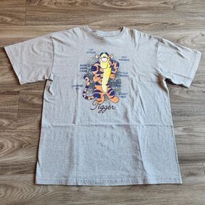 Y2K Tigger disney tag tee